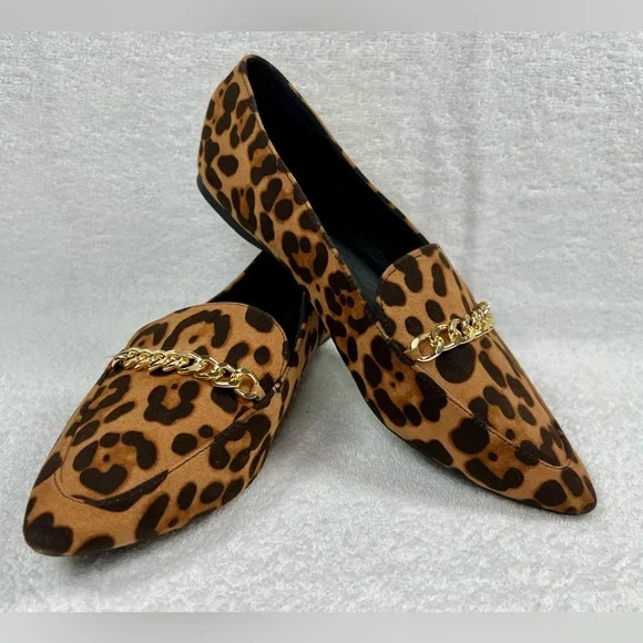 CComfort, size 8, animal print flat with gold chain accent - Picture 1 of 4